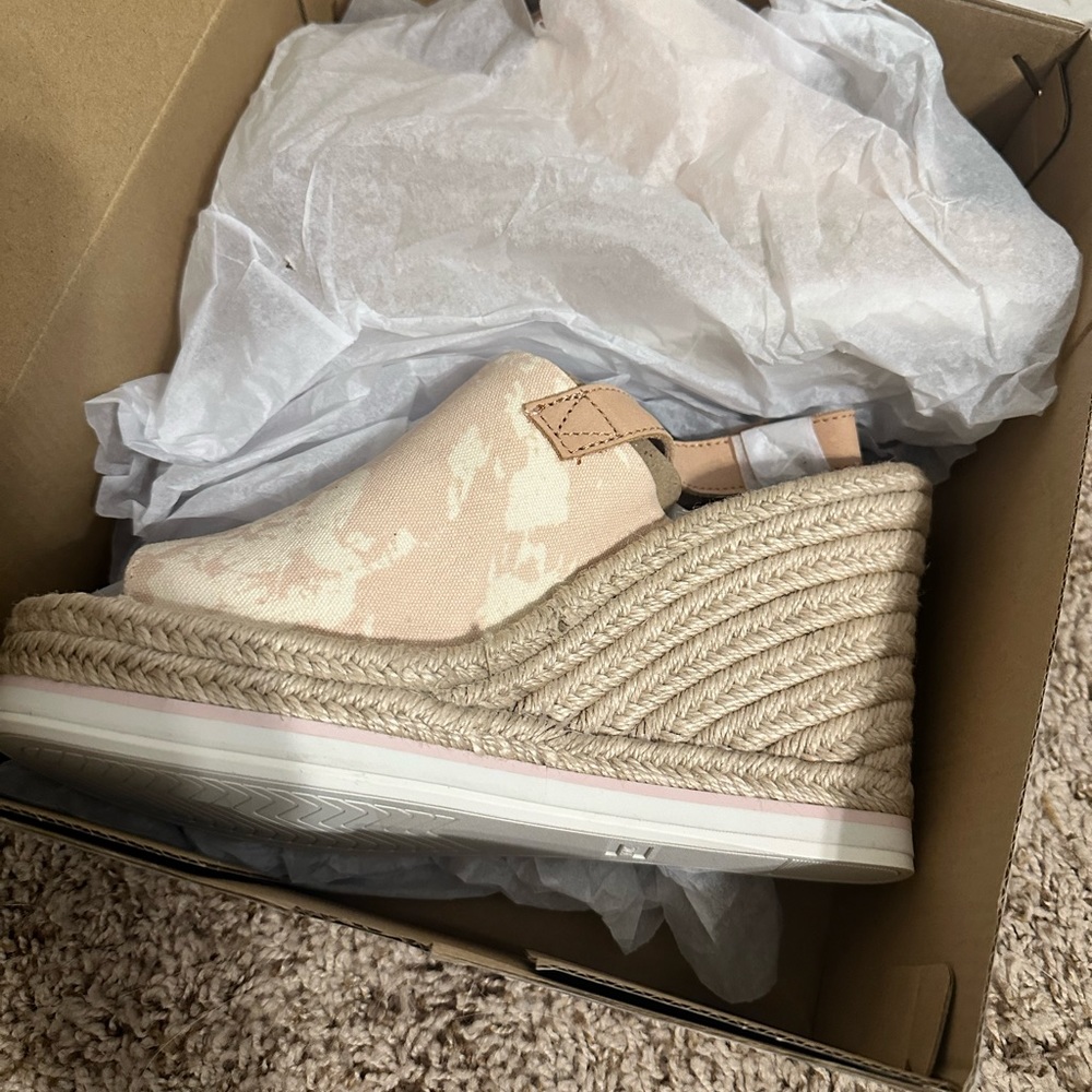 Tom’s Monica Wedge Heel